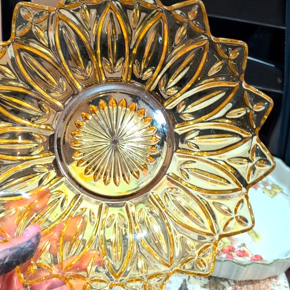 Vintage Amber Federal Glass Starburst Sunflower bowl - Picture 4 of 7